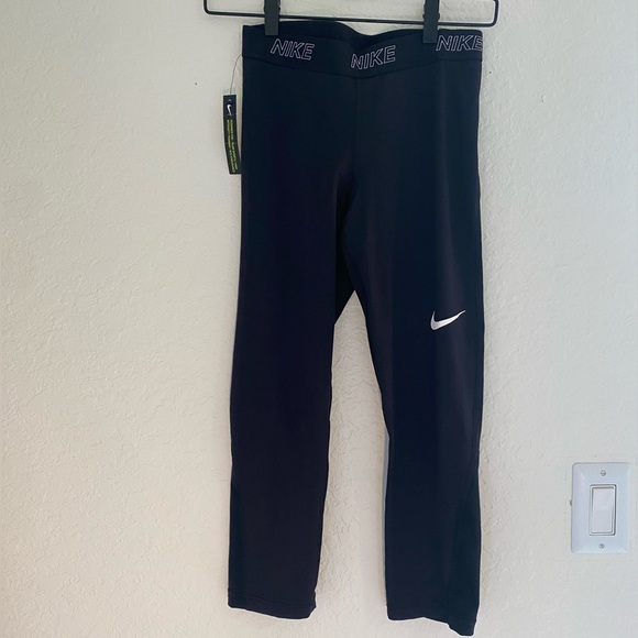Nike Pants - Nike Capri Leggings Size S